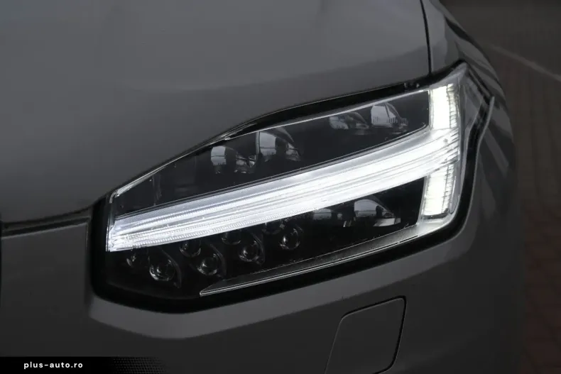 Volvo XC90 din 2022 cu 61.955 km - oferta VOL174865 - foto 10