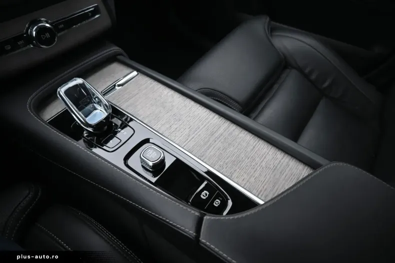 Volvo XC90 din 2022 cu 61.955 km - oferta VOL174866 - foto 25