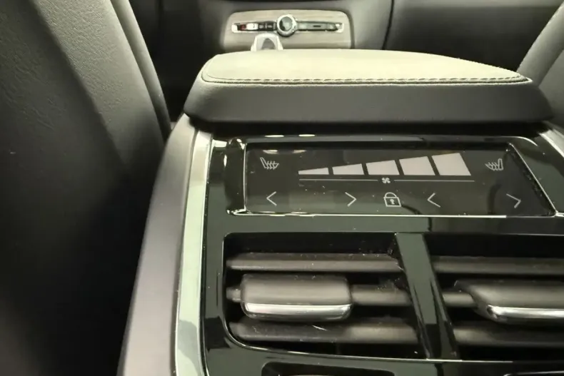 Volvo XC90 din 2022 cu 72.000 km - oferta VOL174867 - foto 28