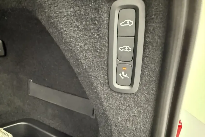 Volvo XC90 din 2022 cu 72.000 km - oferta VOL174867 - foto 31