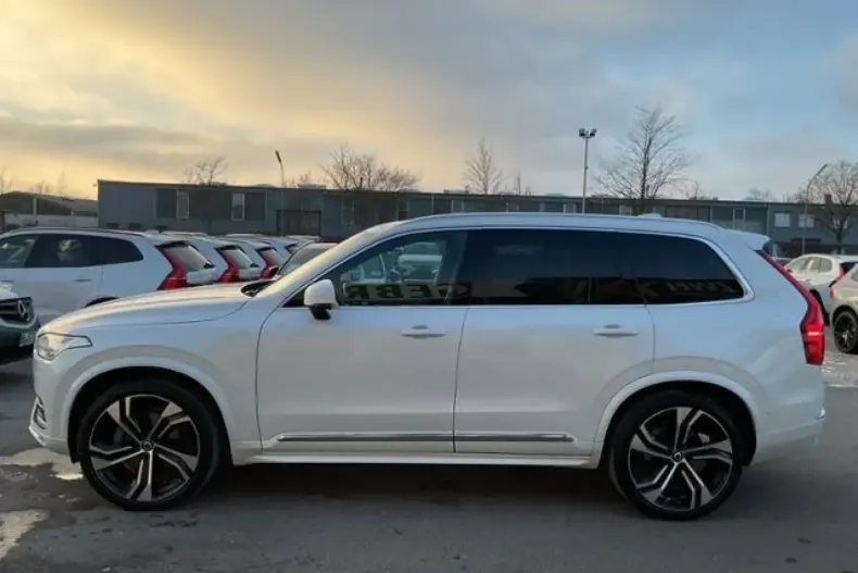 Volvo XC90 din 2023 cu 53.100 km - oferta VOL174868 - foto 3