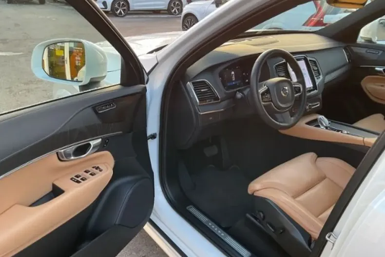 Volvo XC90 din 2023 cu 53.100 km - oferta VOL174868 - foto 13