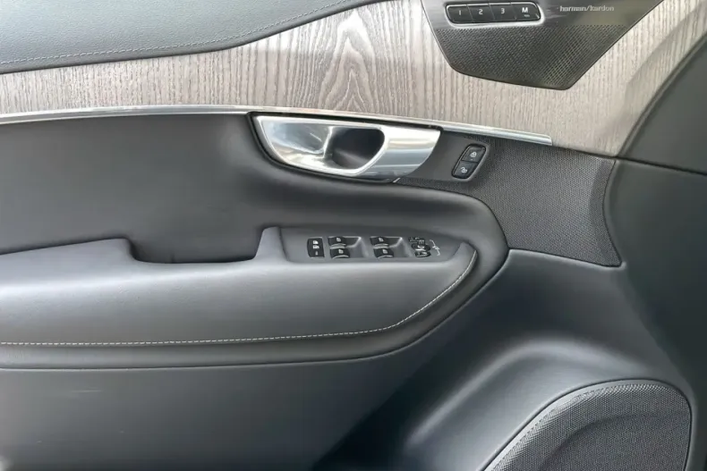 Volvo XC90 din 2023 cu 27.441 km - oferta VOL174869 - foto 10