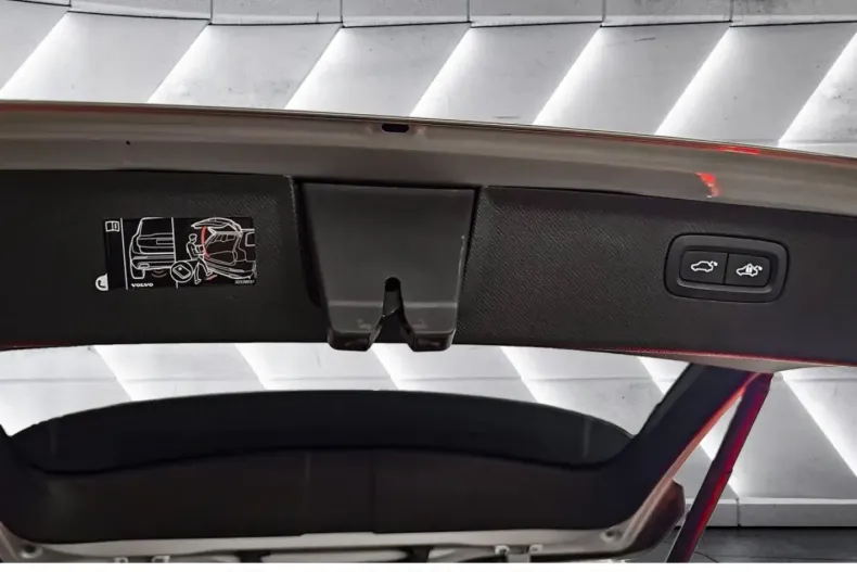 Volvo XC90 din 2022 cu 63.643 km - oferta VOL174876 - foto 19