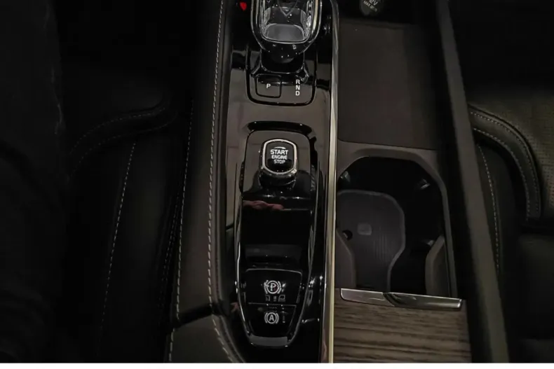 Volvo XC90 din 2022 cu 63.643 km - oferta VOL174876 - foto 30