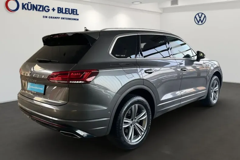 Volkswagen Touareg din 2023 cu 65.446 km - oferta VOL174877 - foto 3