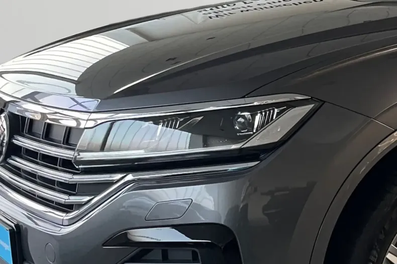 Volkswagen Touareg din 2023 cu 65.446 km - oferta VOL174877 - foto 5