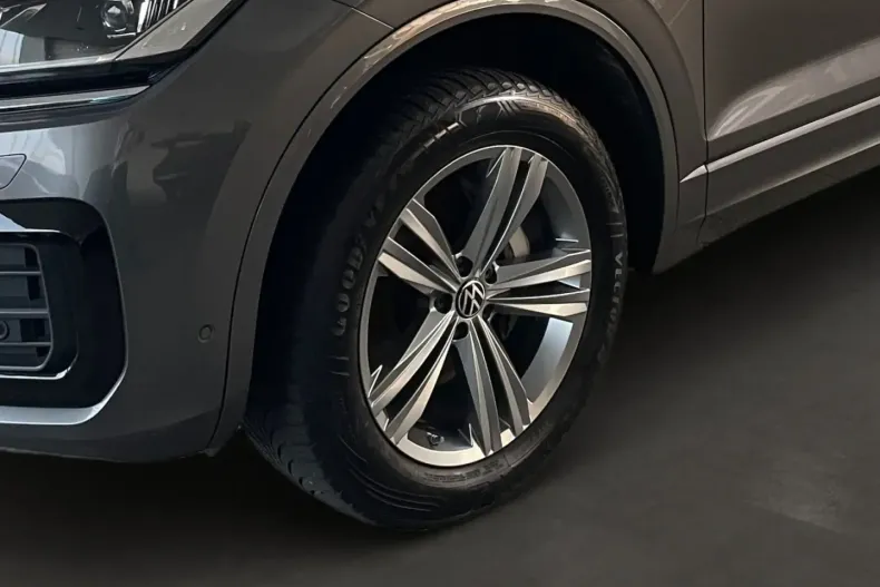 Volkswagen Touareg din 2023 cu 65.446 km - oferta VOL174877 - foto 6