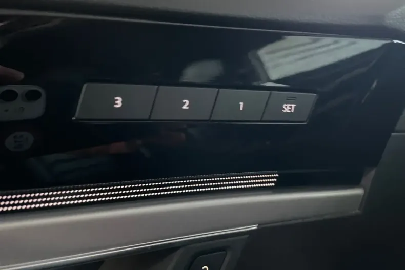 Volkswagen Touareg din 2023 cu 65.446 km - oferta VOL174877 - foto 16