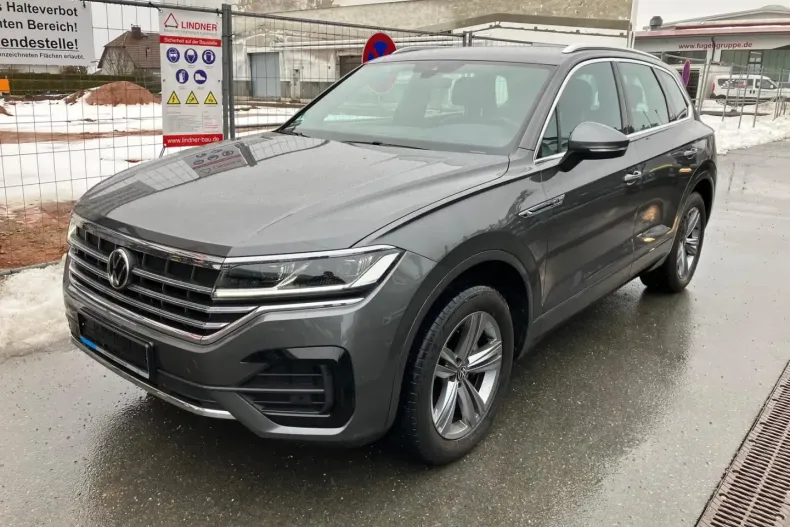Volkswagen Touareg din 2021 cu 41.780 km - oferta VOL174878 - foto 1