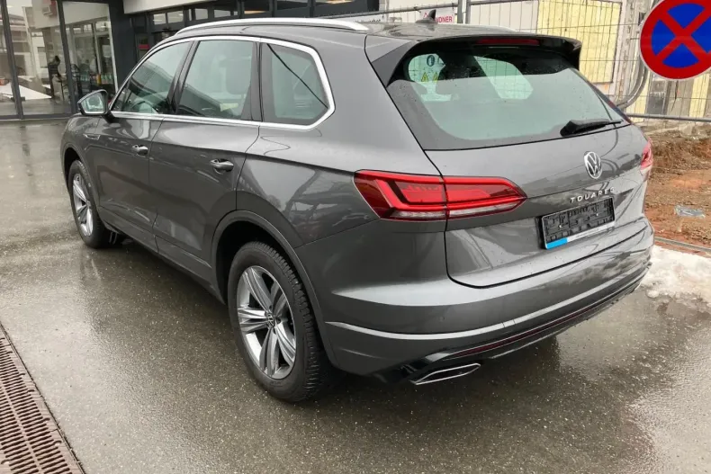 Volkswagen Touareg din 2021 cu 41.780 km - oferta VOL174878 - foto 3