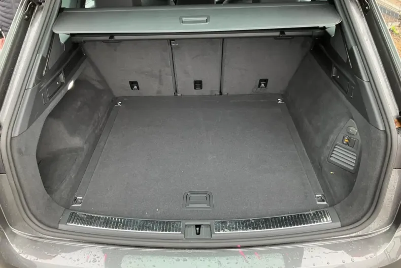 Volkswagen Touareg din 2021 cu 41.780 km - oferta VOL174878 - foto 8