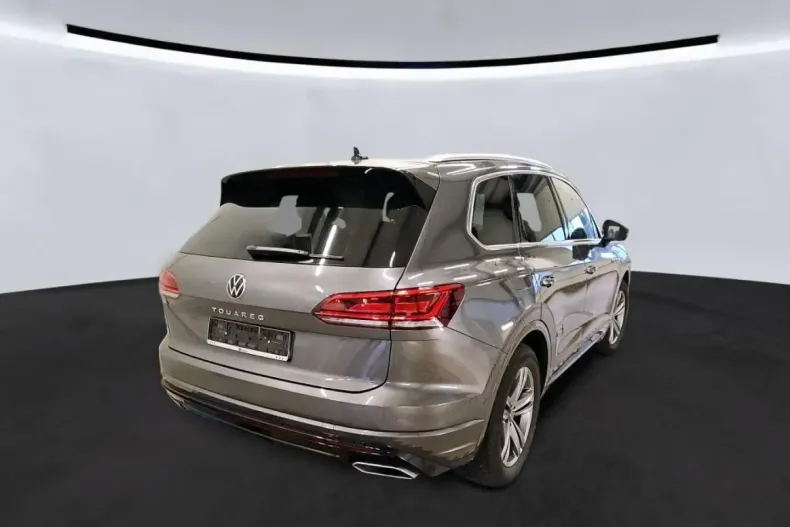 Volkswagen Touareg din 2023 cu 45.517 km - oferta VOL174879 - foto 2