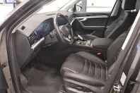 Volkswagen Touareg din 2023 cu 45.517 km - oferta VOL174879 - foto 3