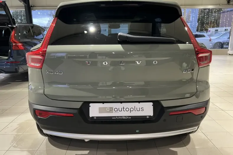 Volvo XC40 din 2022 cu 38.948 km - oferta VOL174882 - foto 7