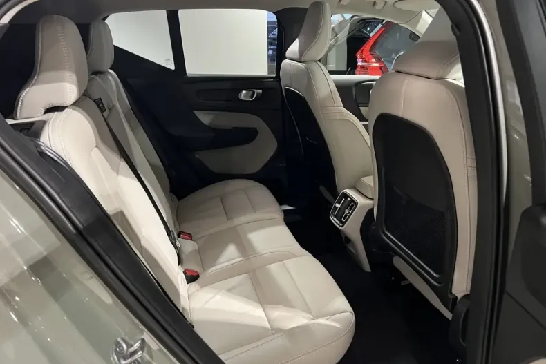 Volvo XC40 din 2022 cu 38.948 km - oferta VOL174882 - foto 13