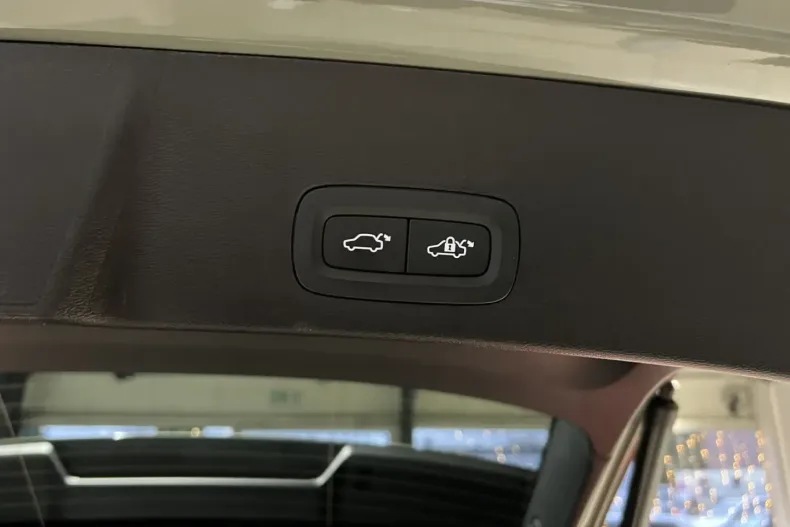 Volvo XC40 din 2022 cu 38.948 km - oferta VOL174882 - foto 16