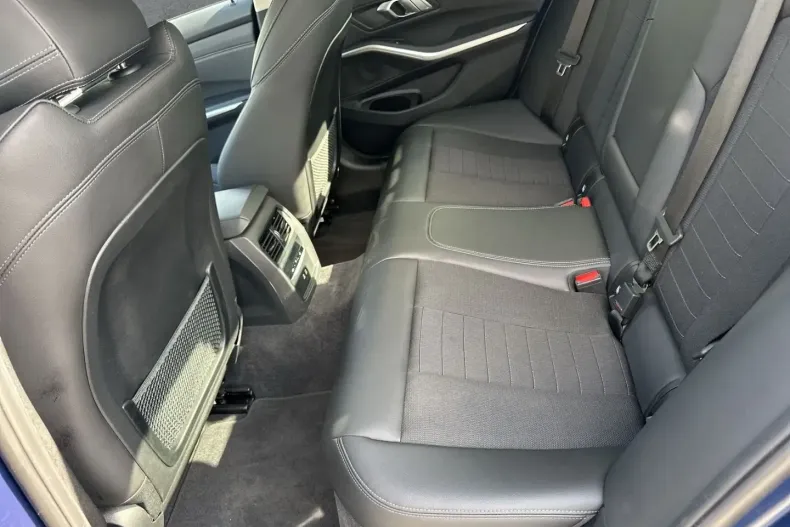 BMW 320 din 2022 cu 43.788 km - oferta BMW174885 - foto 13