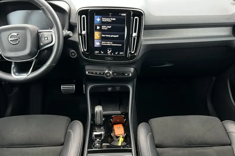 Volvo XC40 din 2021 cu 64.200 km - oferta VOL174888 - foto 11