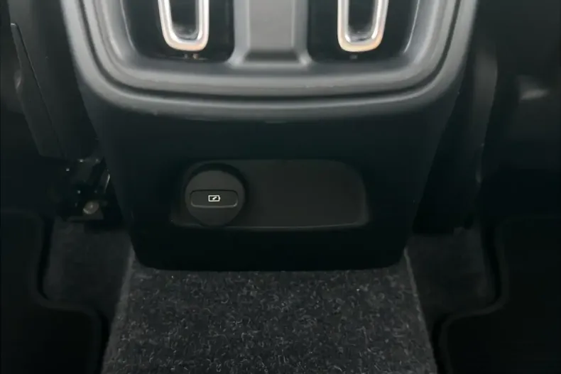 Volvo XC40 din 2021 cu 64.200 km - oferta VOL174888 - foto 20