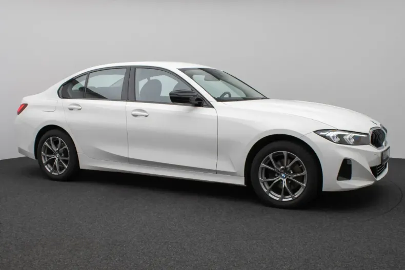 BMW 320 din 2022 cu 48.048 km - oferta BMW174904 - foto 3