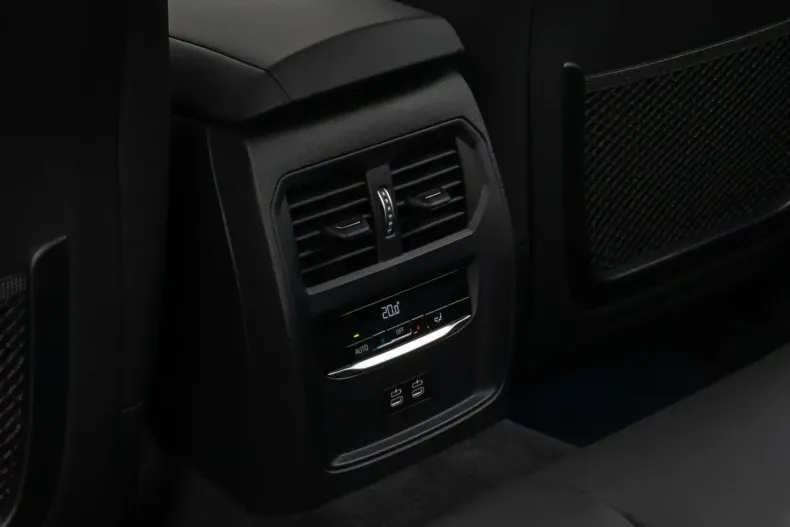 BMW 320 din 2022 cu 48.048 km - oferta BMW174904 - foto 25