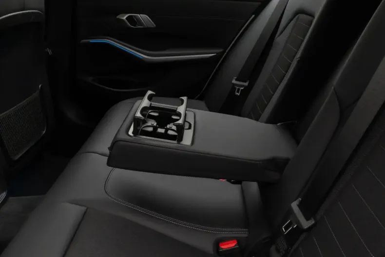 BMW 320 din 2022 cu 48.048 km - oferta BMW174904 - foto 26