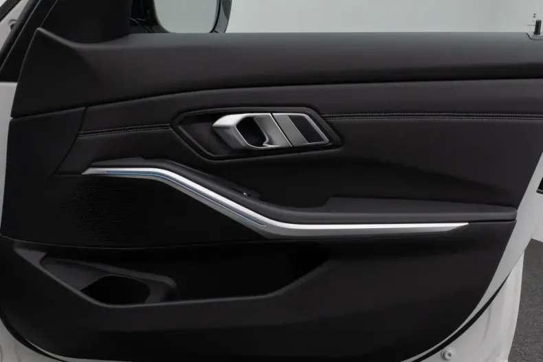 BMW 320 din 2022 cu 48.048 km - oferta BMW174904 - foto 28