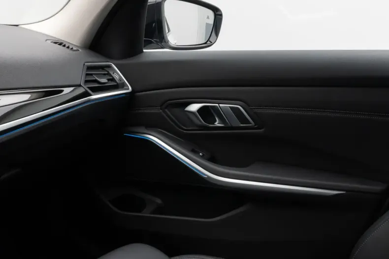 BMW 320 din 2022 cu 48.048 km - oferta BMW174904 - foto 30