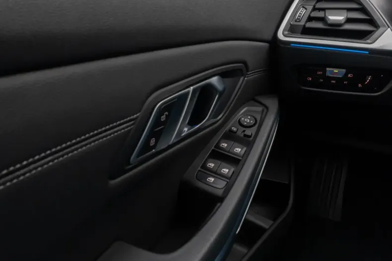 BMW 320 din 2022 cu 48.048 km - oferta BMW174904 - foto 31