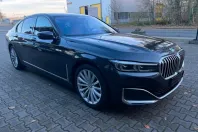 BMW 740 din 2021 cu 74.390 km - oferta BMW174922 - foto 1