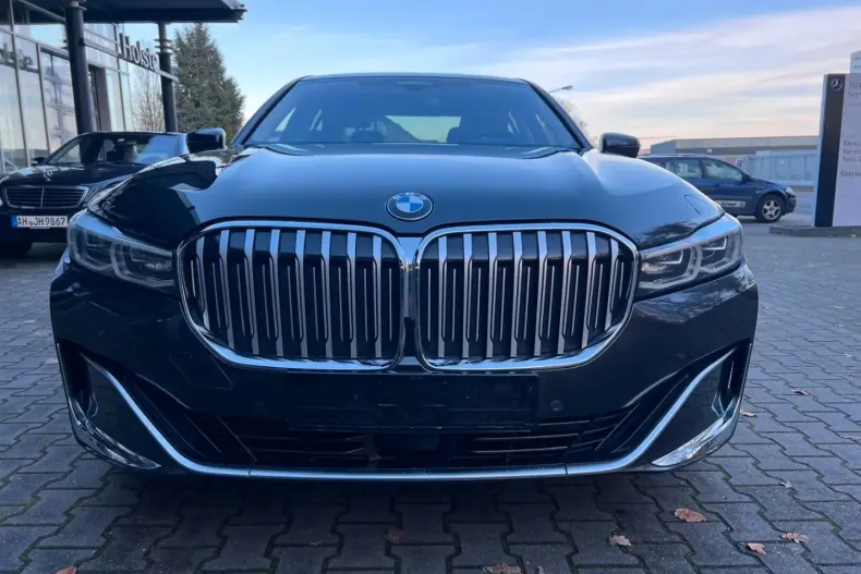 BMW 740 din 2021 cu 74.390 km - oferta BMW174922 - foto 3