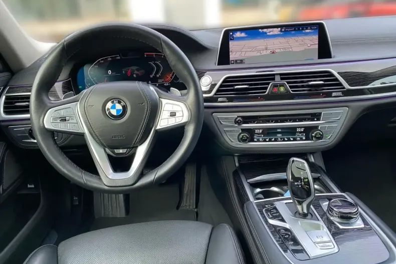 BMW 740 din 2022 cu 84.200 km - oferta BMW174923 - foto 2