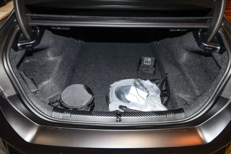 BMW 550 din 2026 cu 5 km - oferta BMW174948 - foto 5