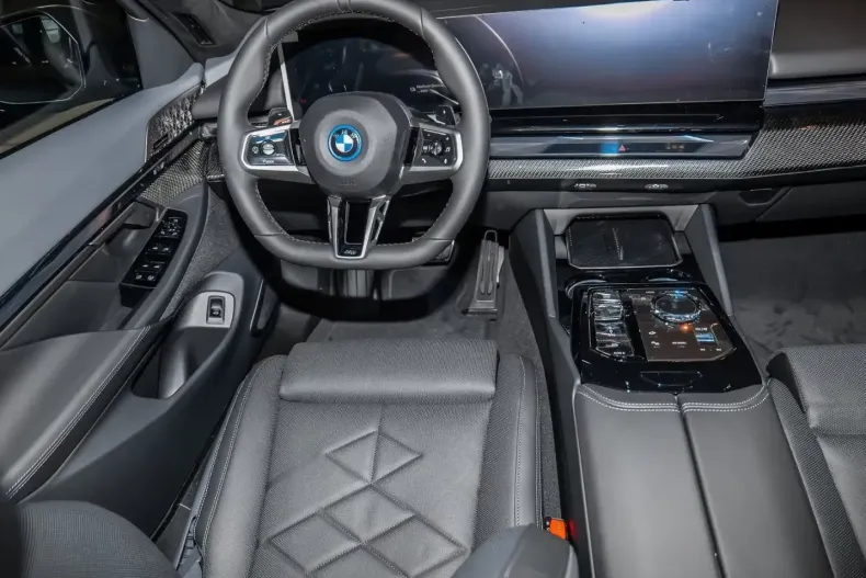 BMW 550 din 2026 cu 5 km - oferta BMW174948 - foto 9