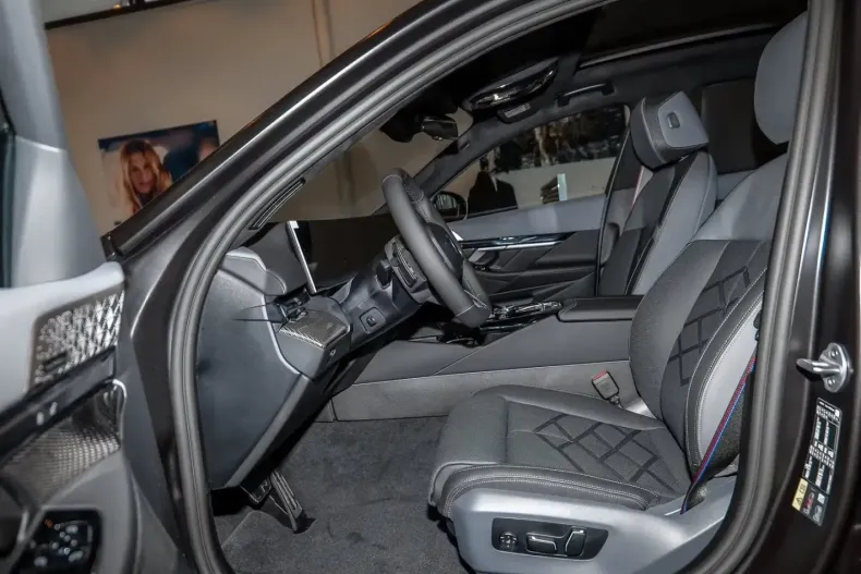 BMW 550 din 2026 cu 5 km - oferta BMW174948 - foto 11