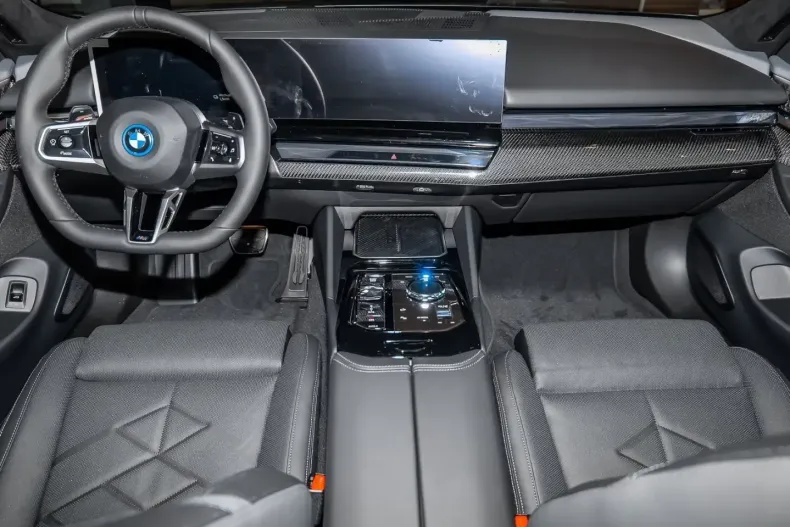 BMW 550 din 2026 cu 5 km - oferta BMW174948 - foto 15