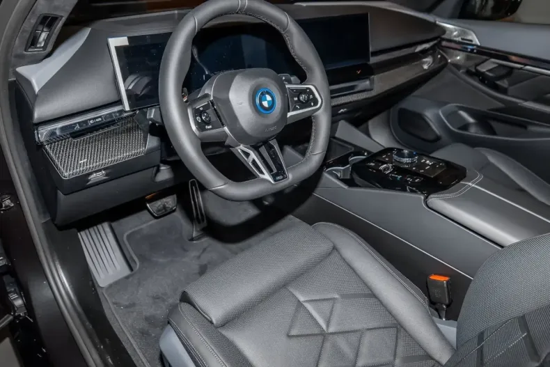 BMW 550 din 2026 cu 5 km - oferta BMW174948 - foto 16