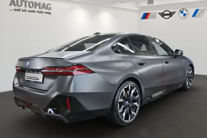 BMW 550 din 2024 cu 21.900 km - oferta BMW174961 - foto 3