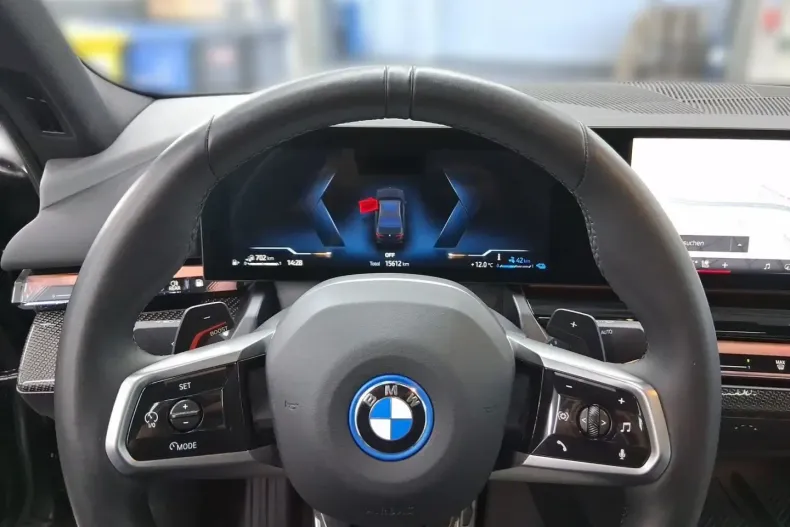 BMW 550 din 2024 cu 21.900 km - oferta BMW174961 - foto 8