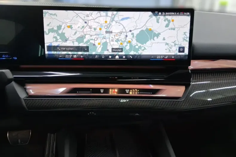 BMW 550 din 2024 cu 21.900 km - oferta BMW174961 - foto 9