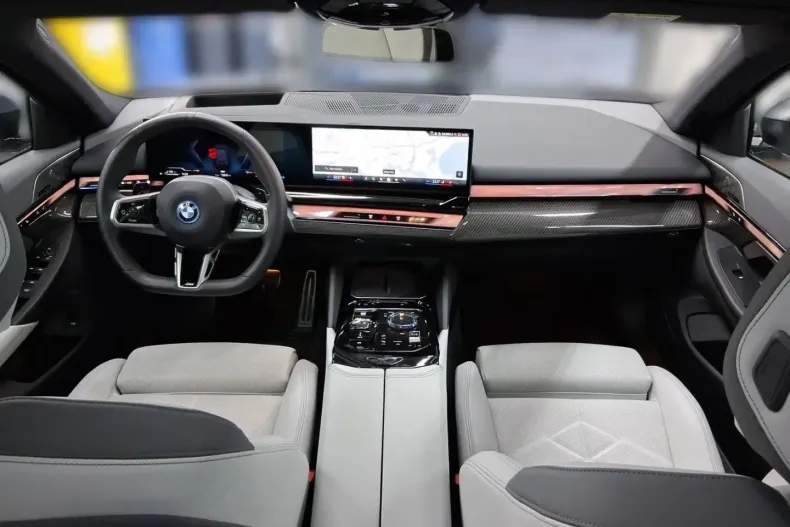 BMW 550 din 2024 cu 21.900 km - oferta BMW174961 - foto 10