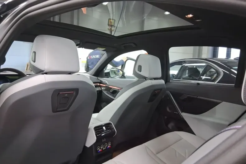 BMW 550 din 2024 cu 21.900 km - oferta BMW174961 - foto 14