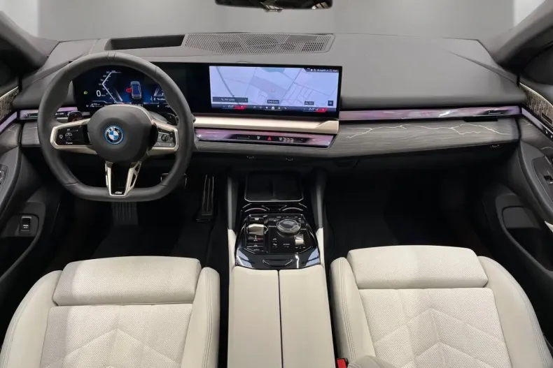 BMW 550 din 2025 cu 17.082 km - oferta BMW174964 - foto 10