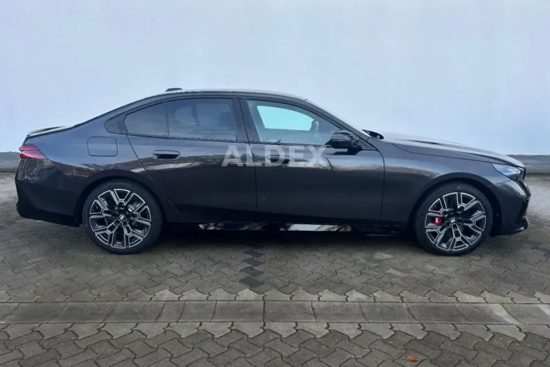 BMW 550 din 2025 cu 7.421 km - oferta BMW174965 - foto 5