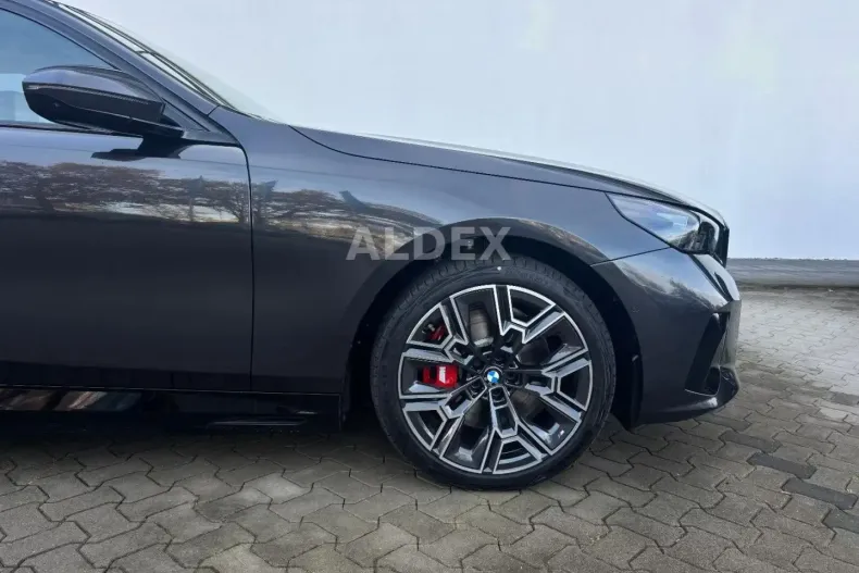 BMW 550 din 2025 cu 7.421 km - oferta BMW174965 - foto 6