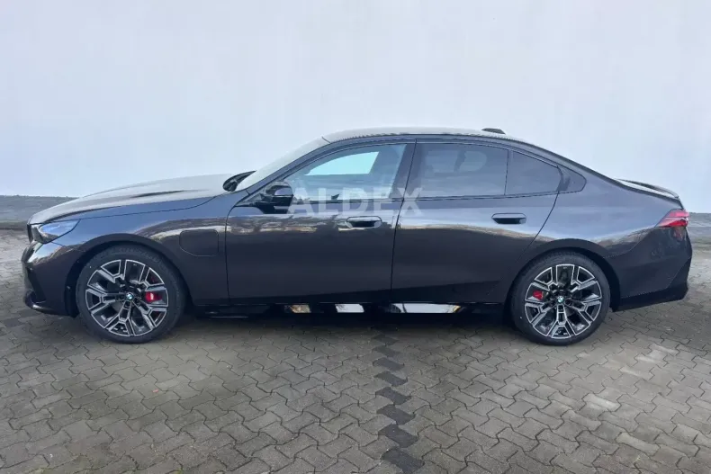 BMW 550 din 2025 cu 7.421 km - oferta BMW174965 - foto 8