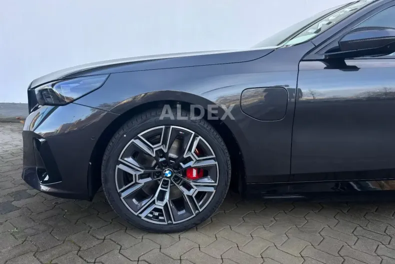 BMW 550 din 2025 cu 7.421 km - oferta BMW174965 - foto 9