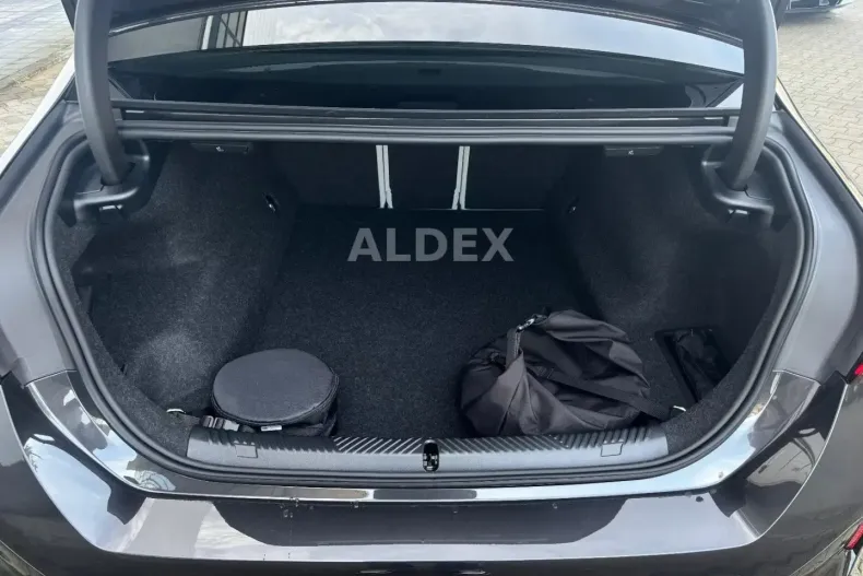 BMW 550 din 2025 cu 7.421 km - oferta BMW174965 - foto 12