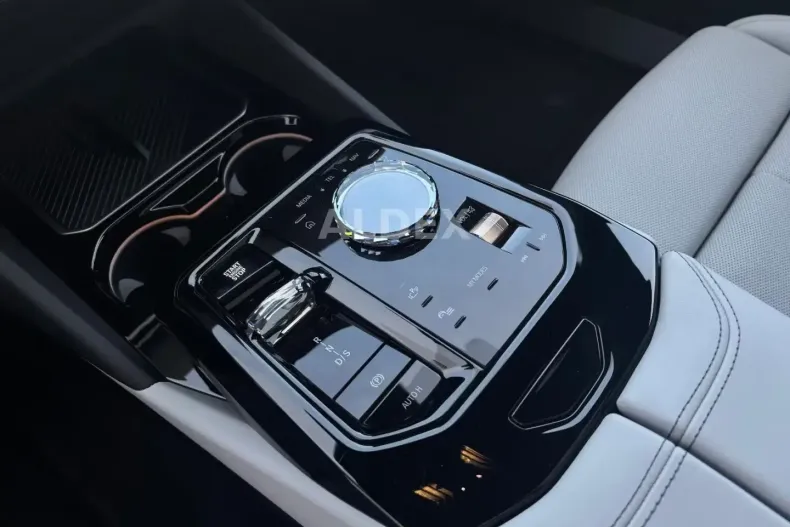 BMW 550 din 2025 cu 7.421 km - oferta BMW174965 - foto 16